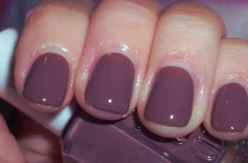 How To Get The Perfect Light Brown Nails Color Backstageviral.com